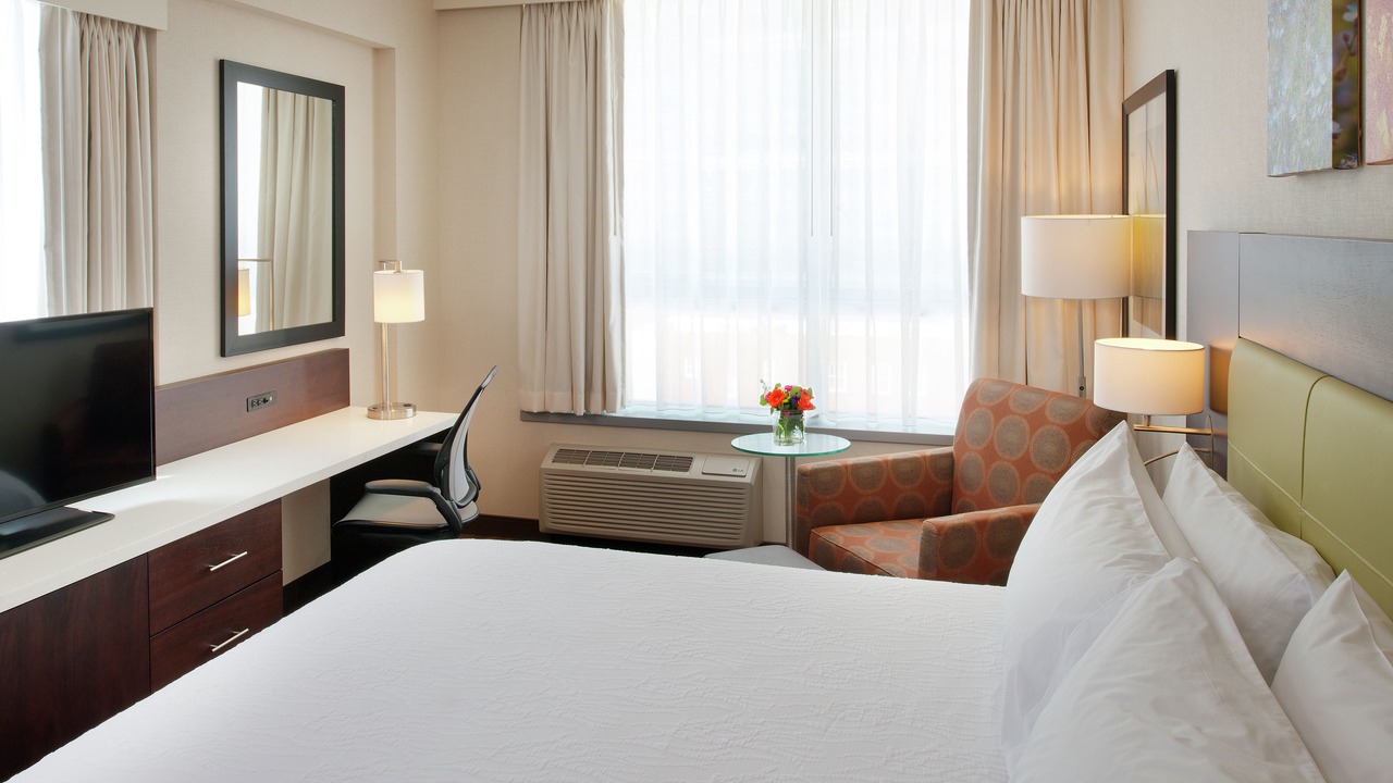 Photo of Bedroom in Downtown Pittsburgh