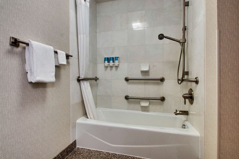 Photo of Bathroom in Findlay
