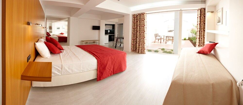 Photo of Bedroom in Ericeira