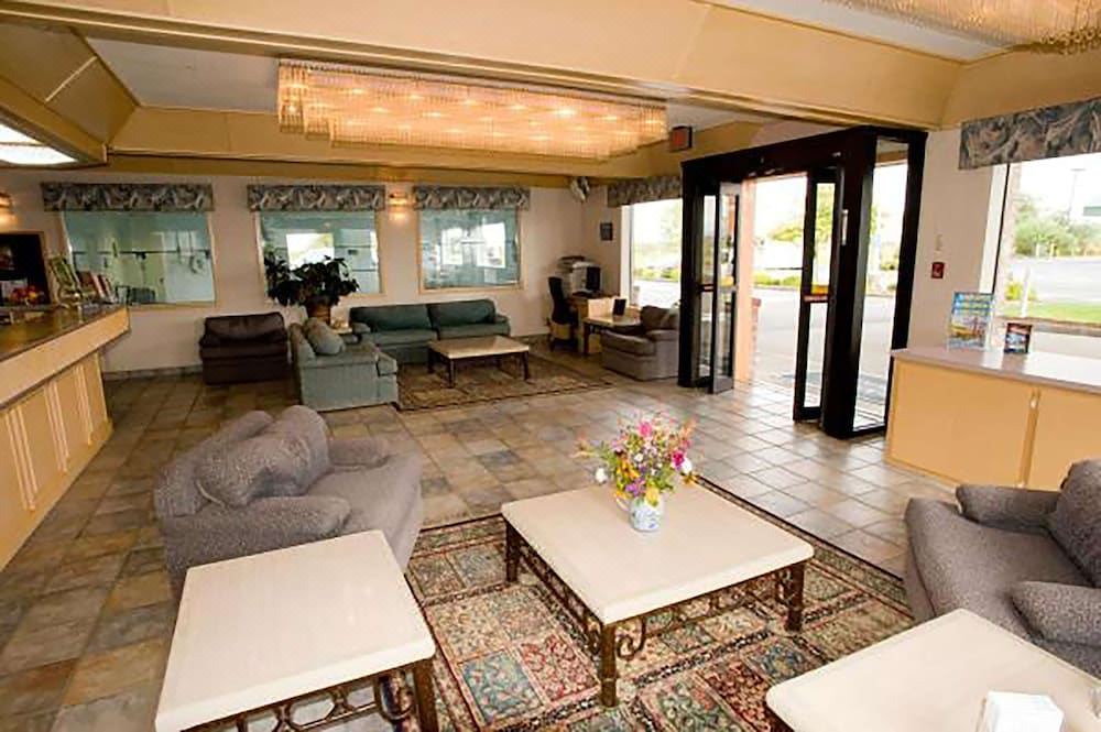 Photo of Livingroom in Warrenton