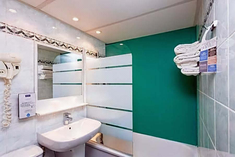 Photo of Bathroom in Costieres