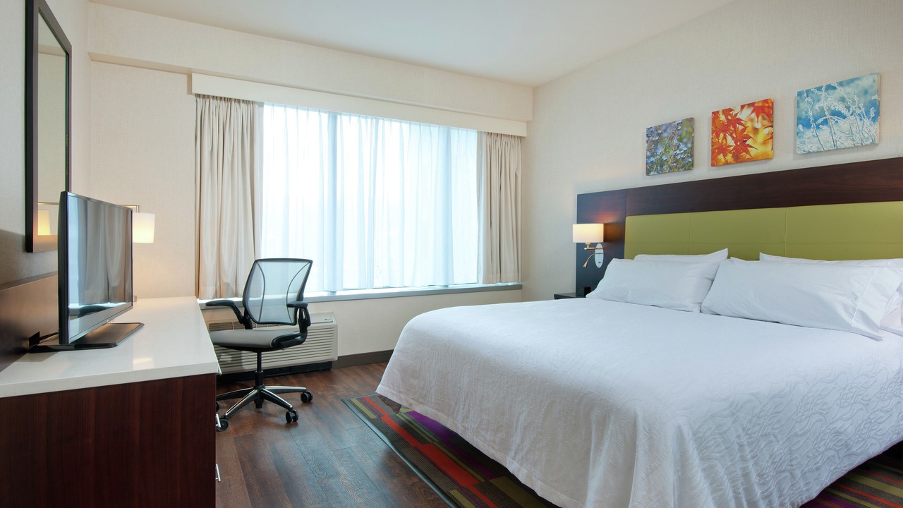 Photo of Bedroom in Downtown Pittsburgh