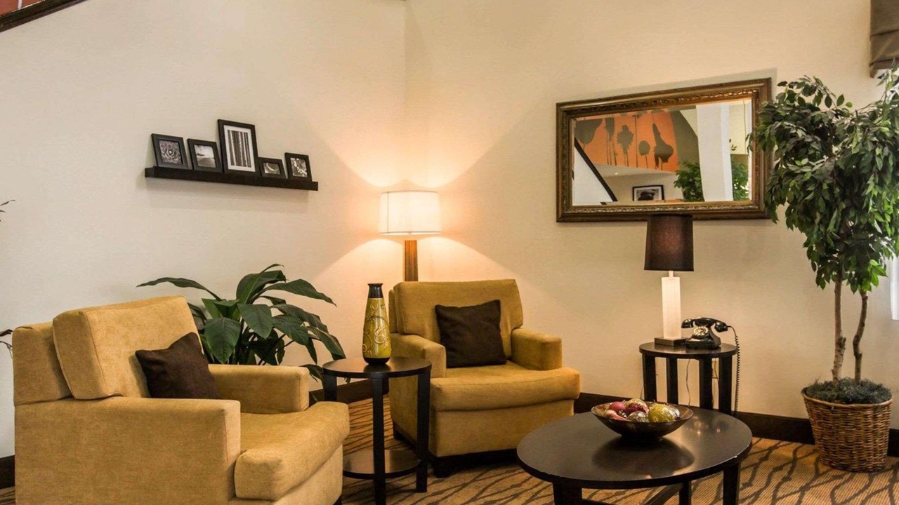 Photo of Livingroom in Pelham
