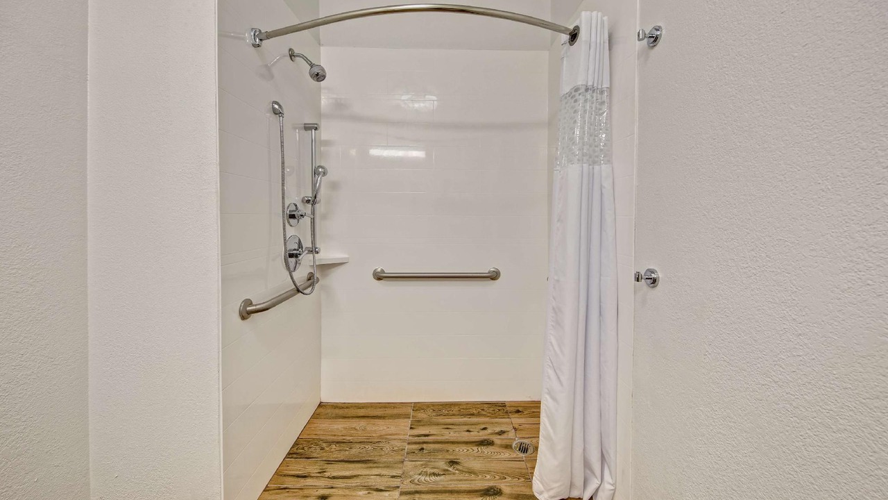 Photo of Bathroom in Port Wentworth