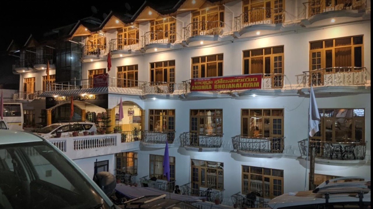 Photo of Buildings in Sitapur