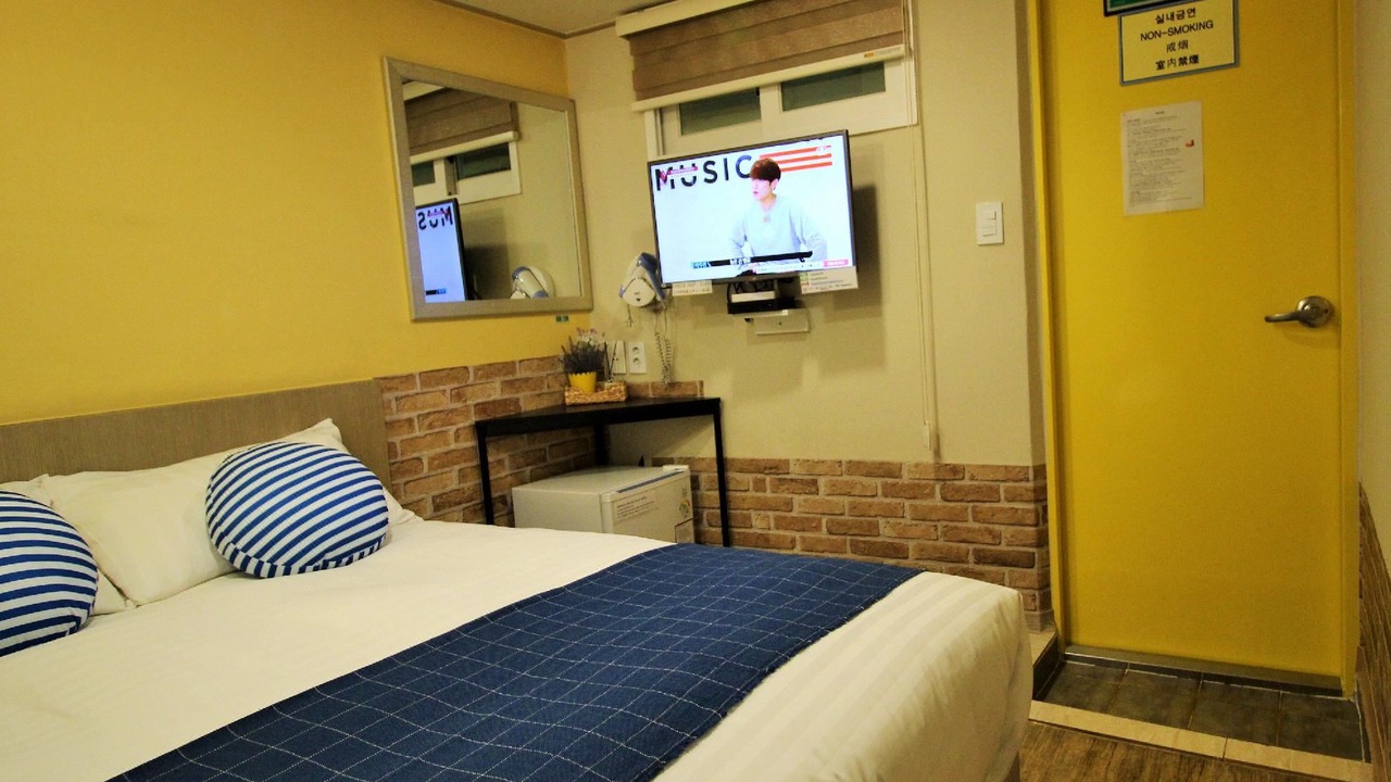 Photo of Bedroom in Gwanghui-dong