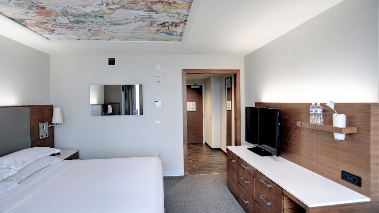 Photo of Bedroom in Arena District