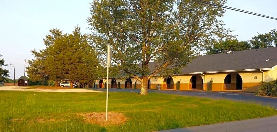 Photo of Buildings in Rockingham