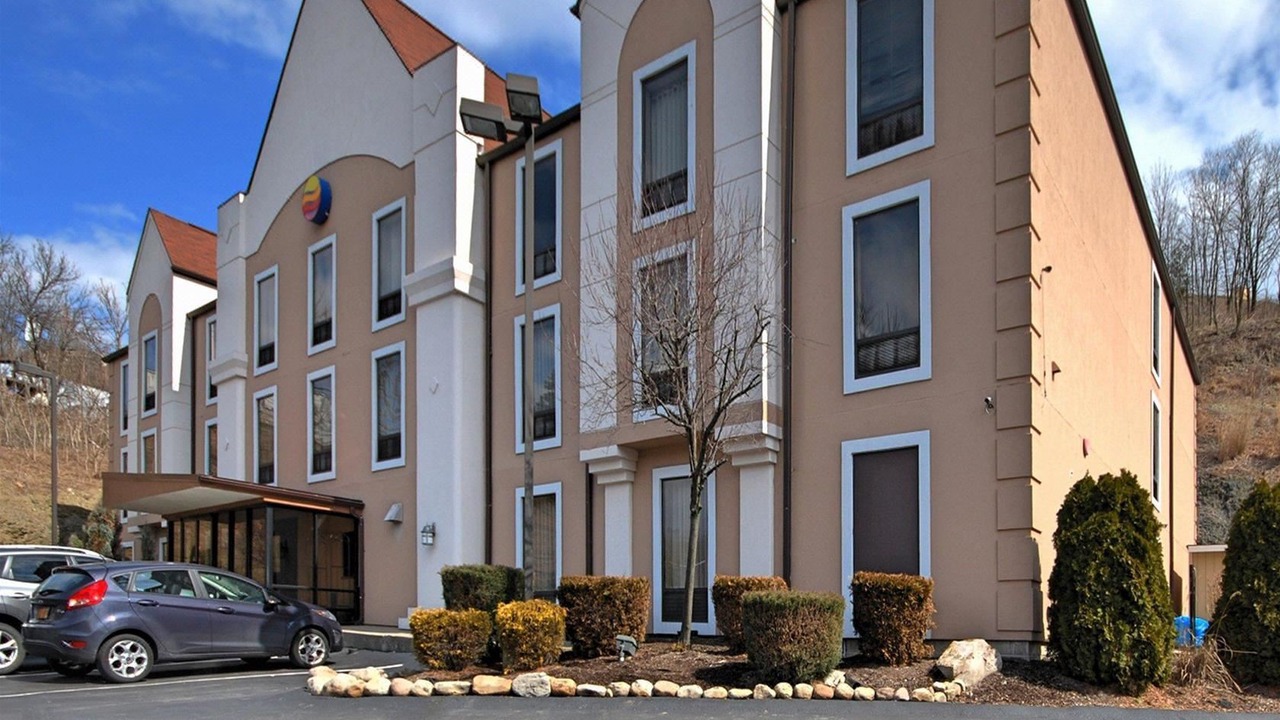 Photo of Buildings in South Hills