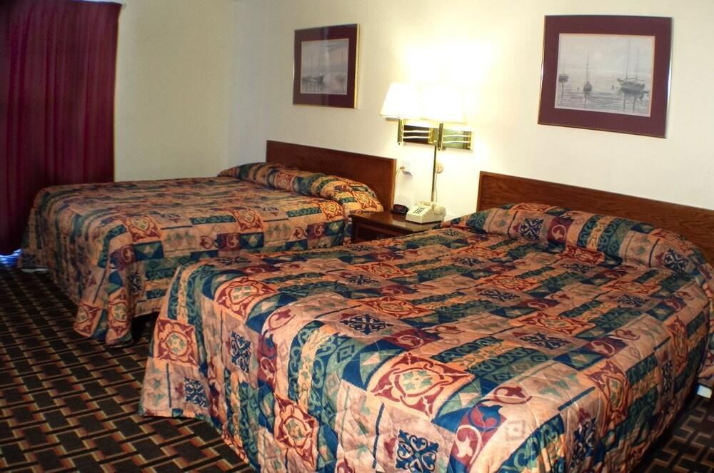 Photo of Bedroom in Ellsworth