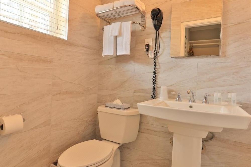 Photo of Bathroom in Galt Mile