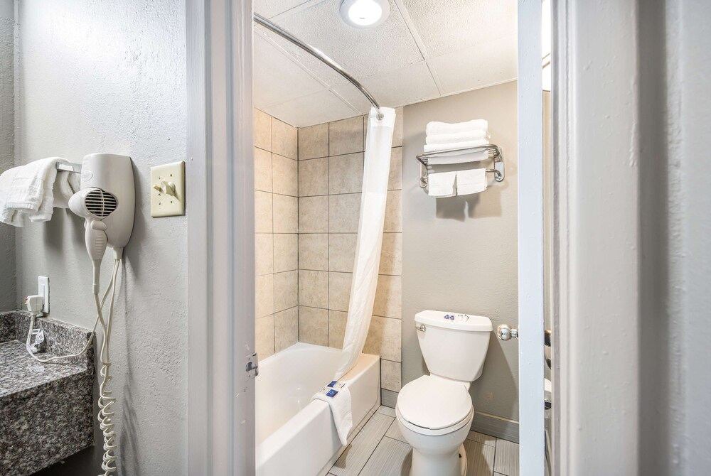 Photo of Bathroom in Caddo Valley
