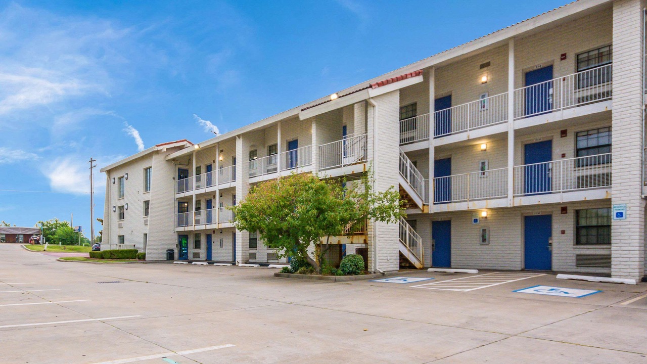 Photo of Buildings in Del City