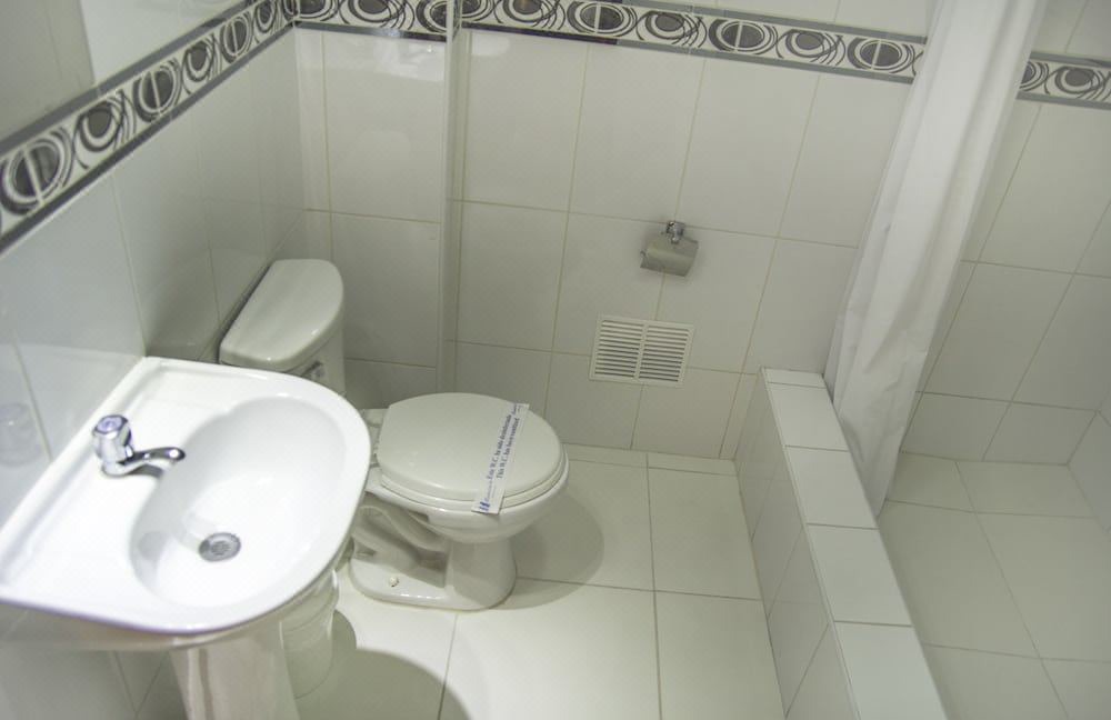 Photo of Bathroom in Callao