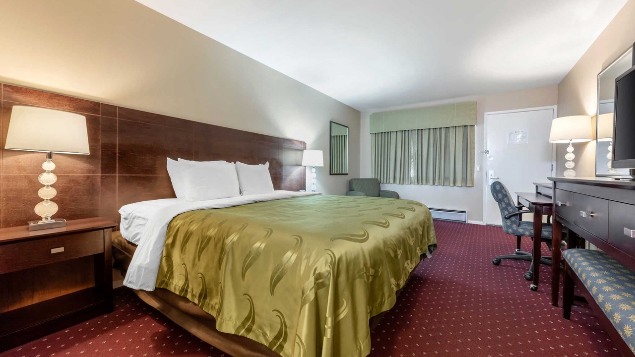 Photo of Bedroom in North Fremont Street