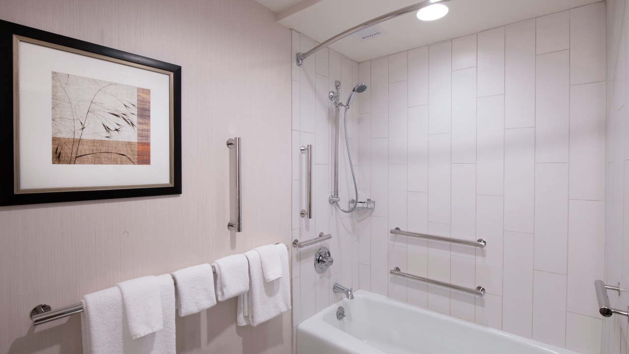 Photo of Bathroom in Lloyd District