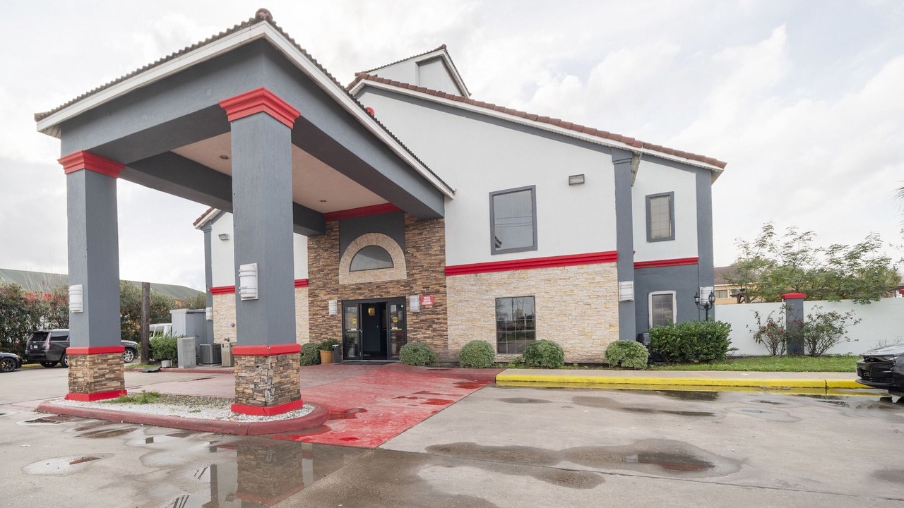Photo of Buildings in Greater Greenspoint