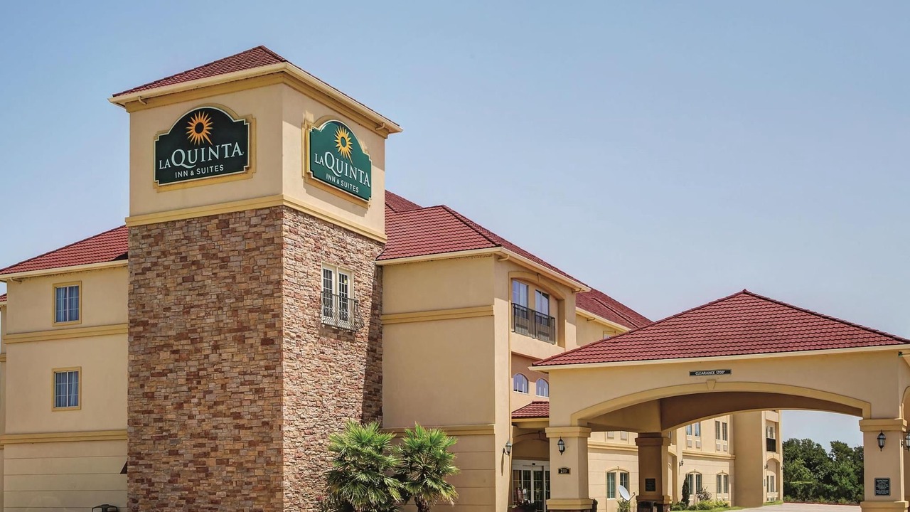Photo of Buildings in Gun Barrel City