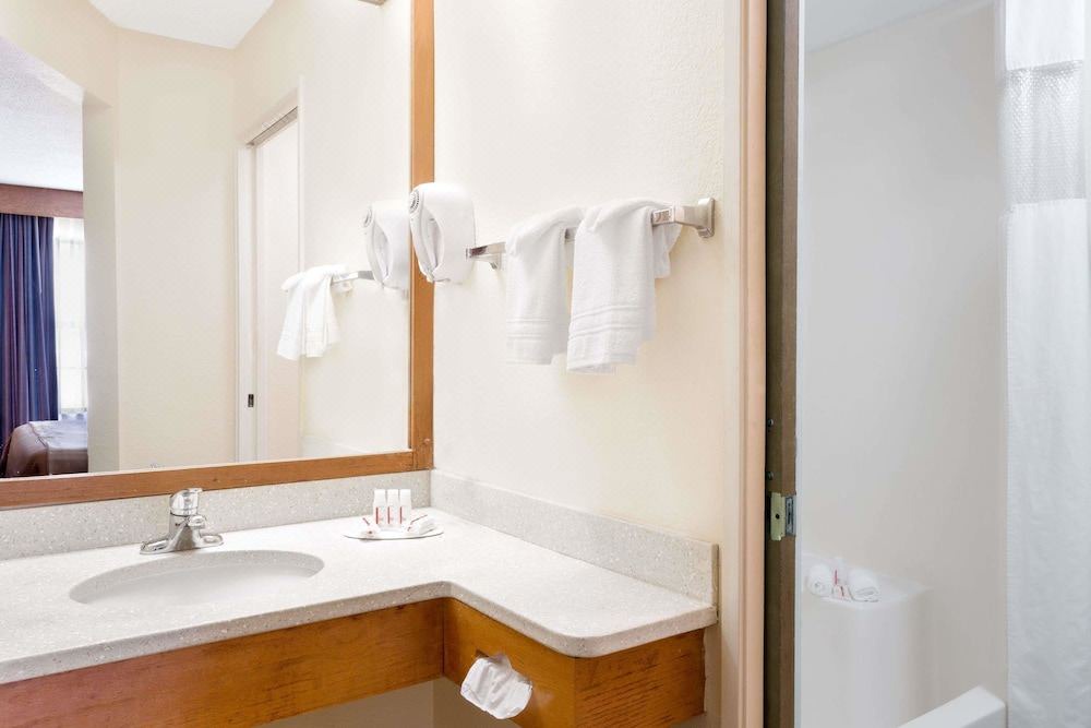 Photo of Bathroom in Perry