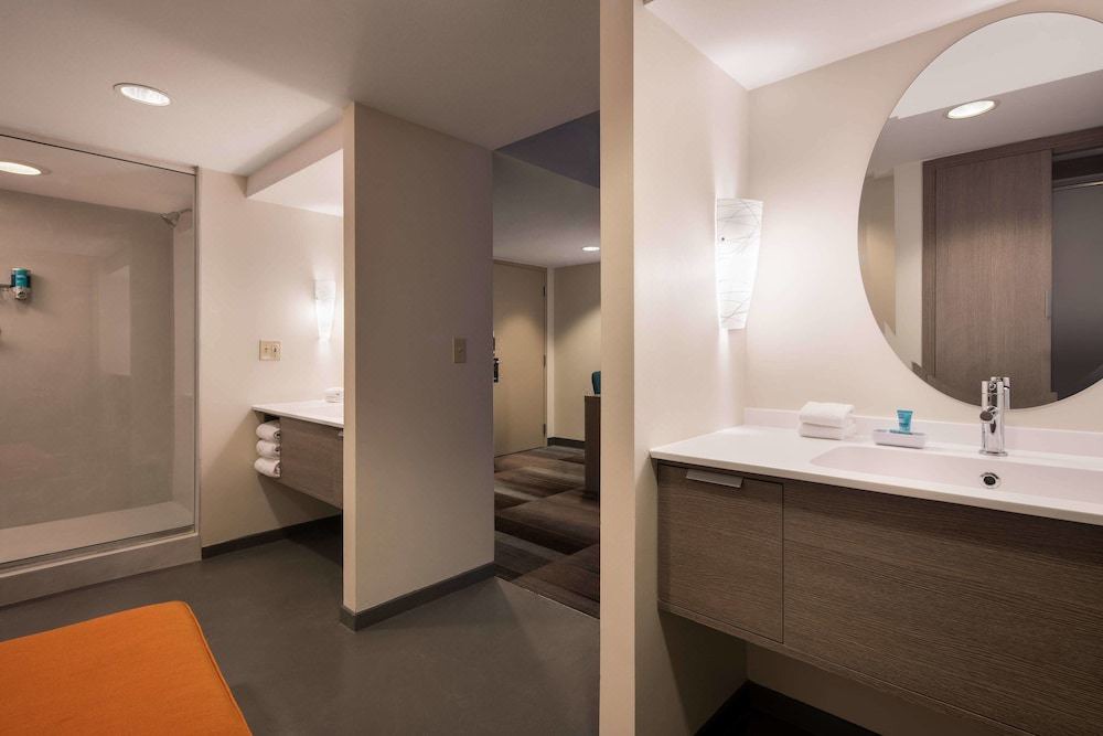 Photo of Bathroom in Entertainment District