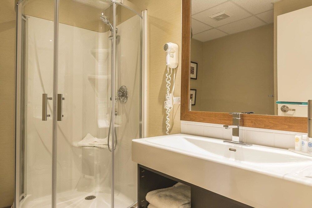 Photo of Bathroom in Beauce-Sartigan Regional County Municipality