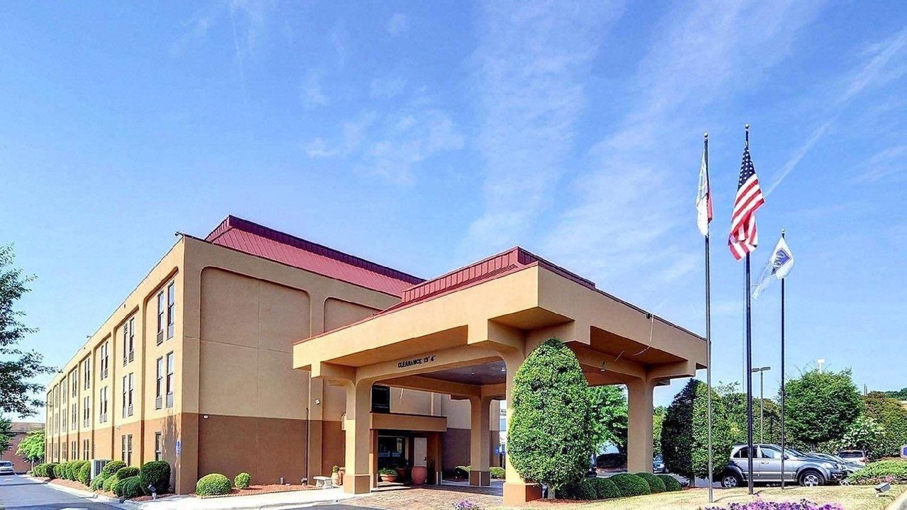 Photo of Buildings in Eden