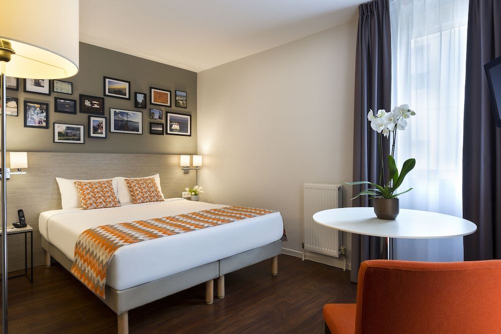 Photo of Bedroom in Antigone