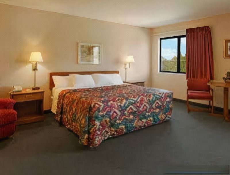 Photo of Bedroom in Boonville