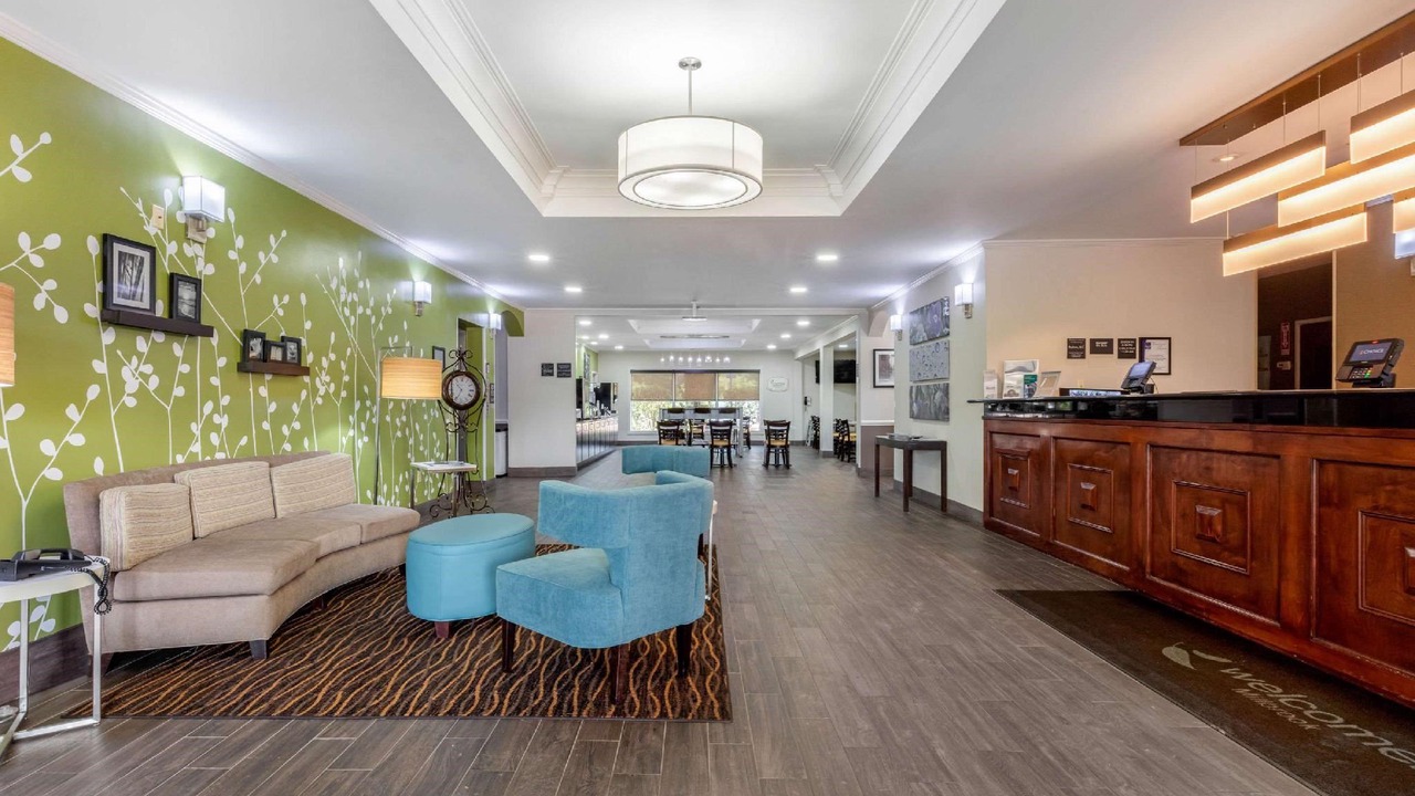 Photo of Livingroom in Millbrook