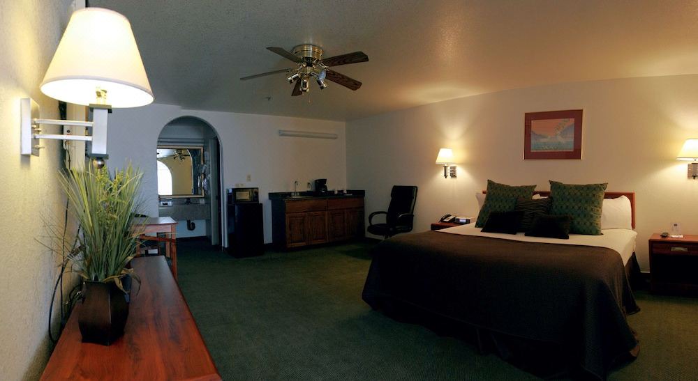 Photo of Livingroom in Needles