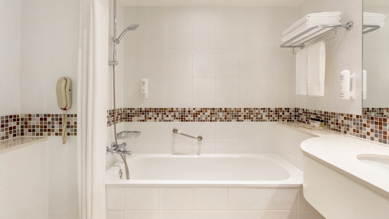 Photo of Bathroom in Syon