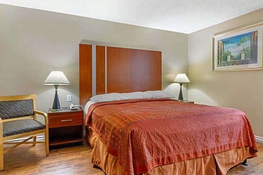 Photo of Bedroom in La Sierra