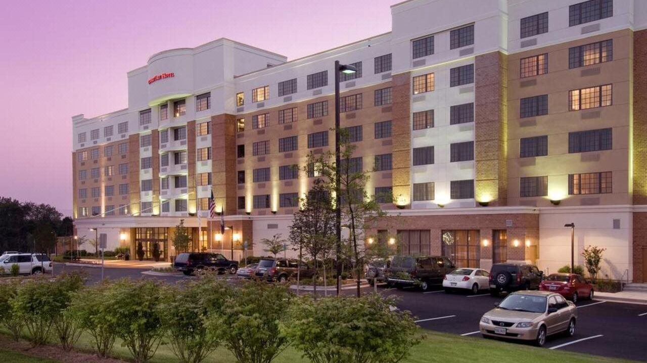 Photo of Buildings in Dulles Town Center