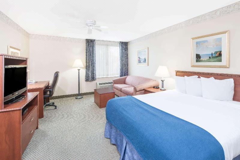 Photo of Bedroom in St. Robert