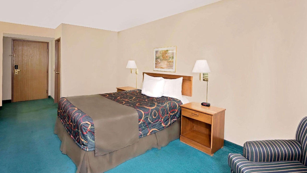 Photo of Bedroom in Boonville
