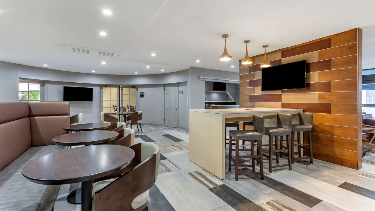 Photo of Livingroom in Surprise Original Townsite