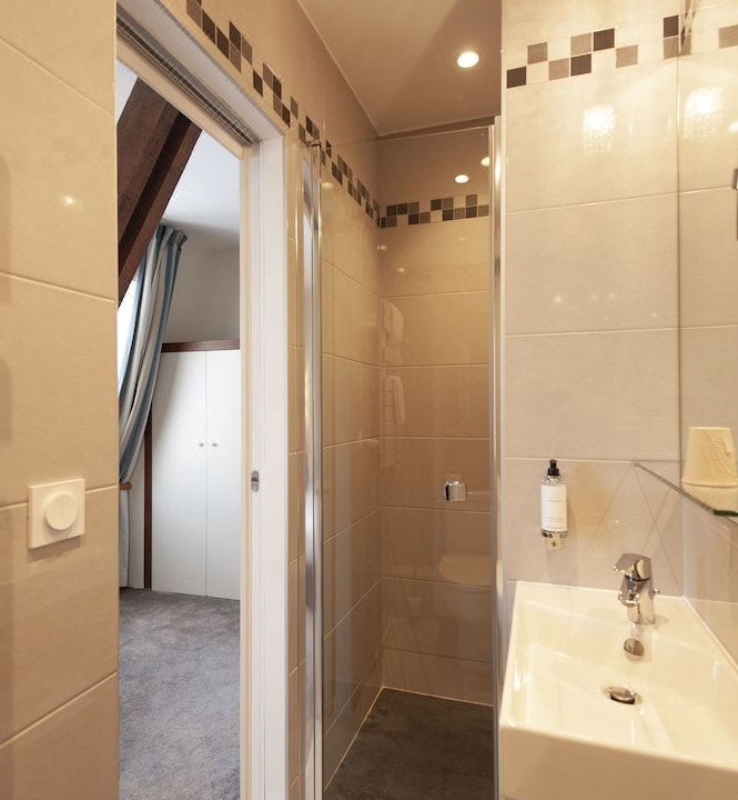 Photo of Bathroom in 9th Arrondissement