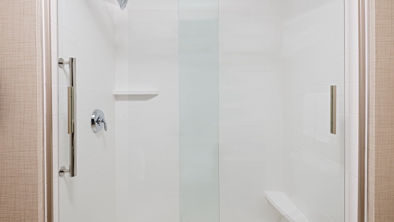 Photo of Bathroom in Summit Station