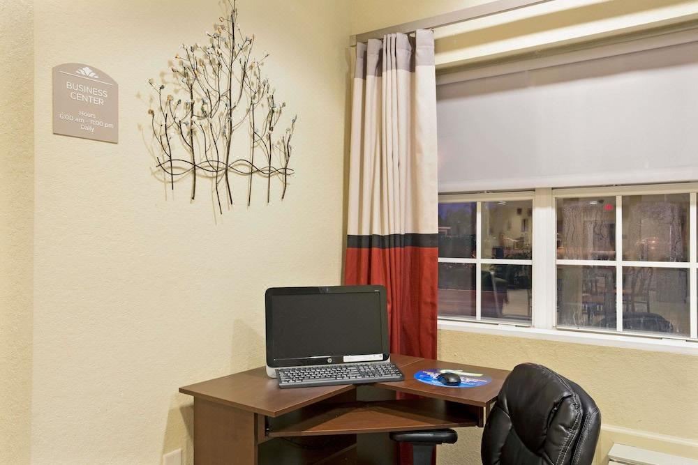 Photo of Livingroom in Bushnell