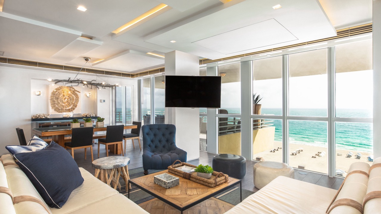 Photo of Livingroom in South of Fifth