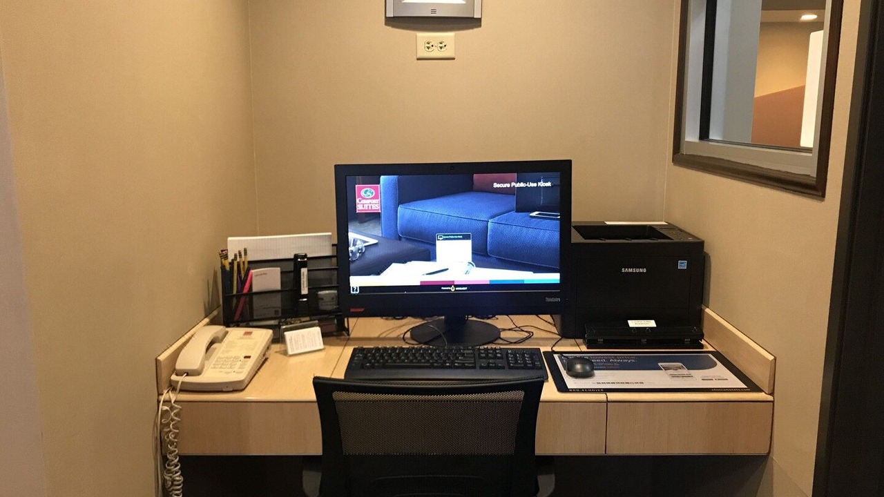 Photo of Livingroom in Monaca