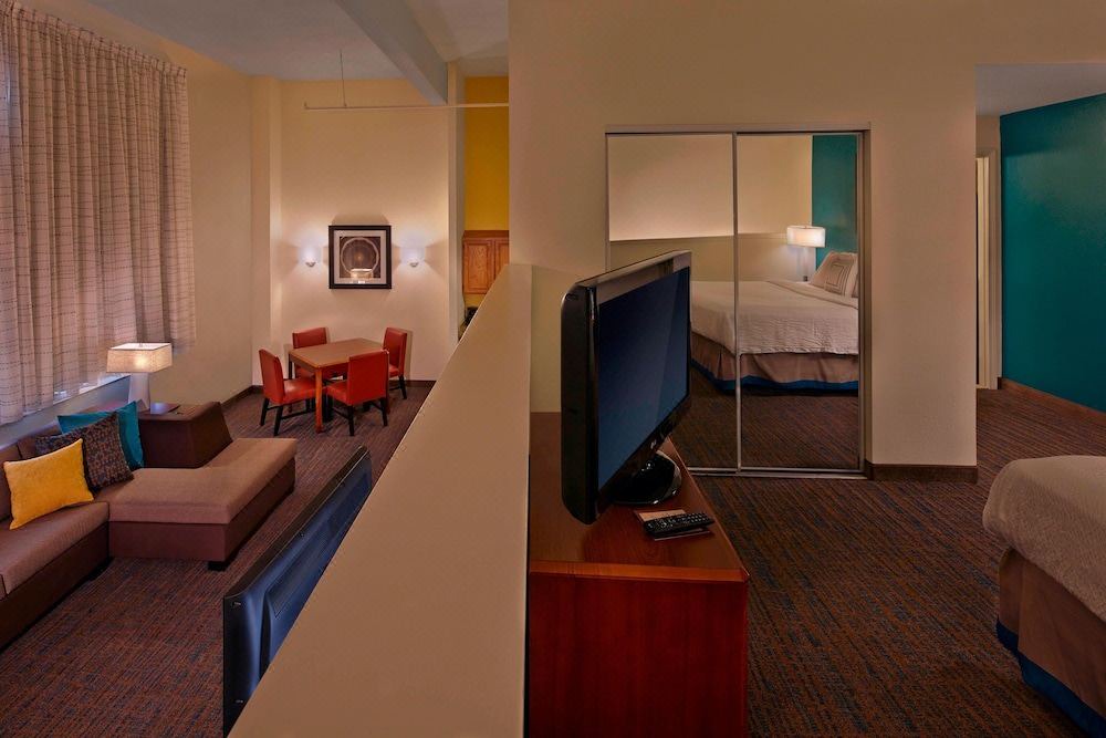Photo of Livingroom in Downtown Hartford