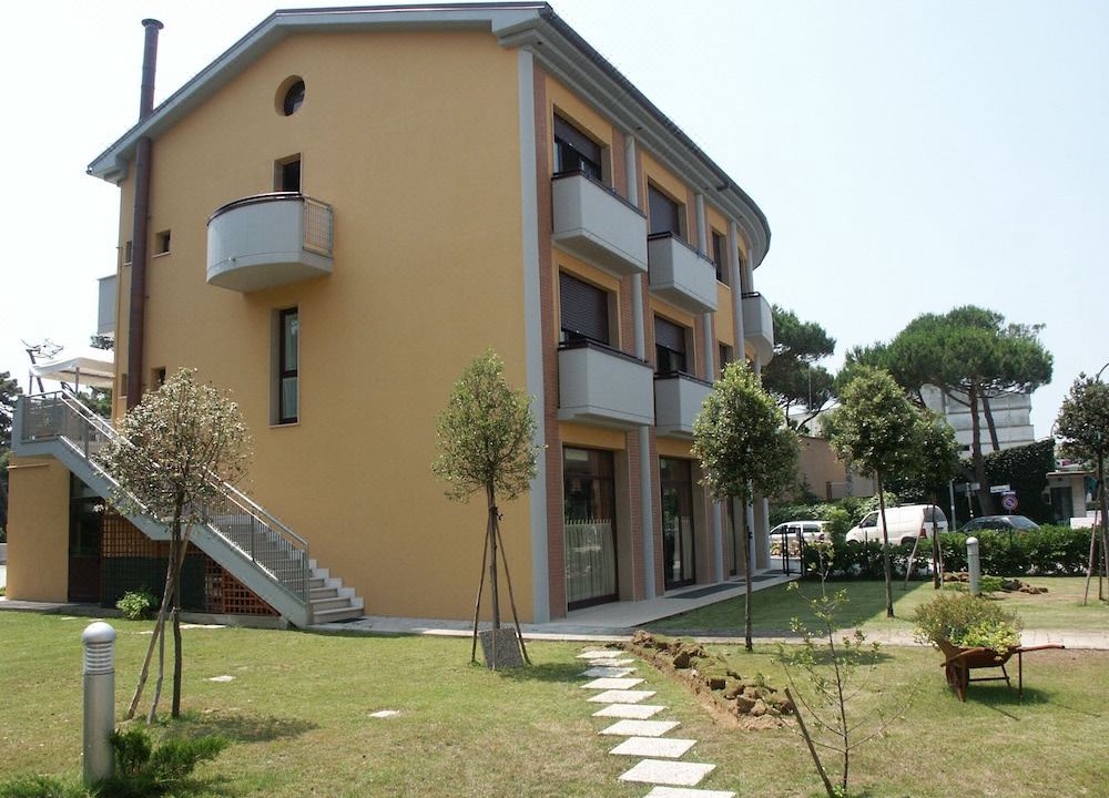 Photo of Buildings in Tirrenia