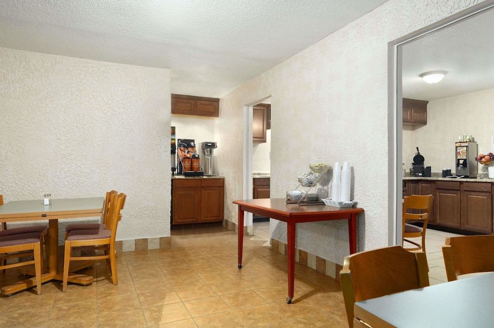 Photo of Livingroom in Dock Junction