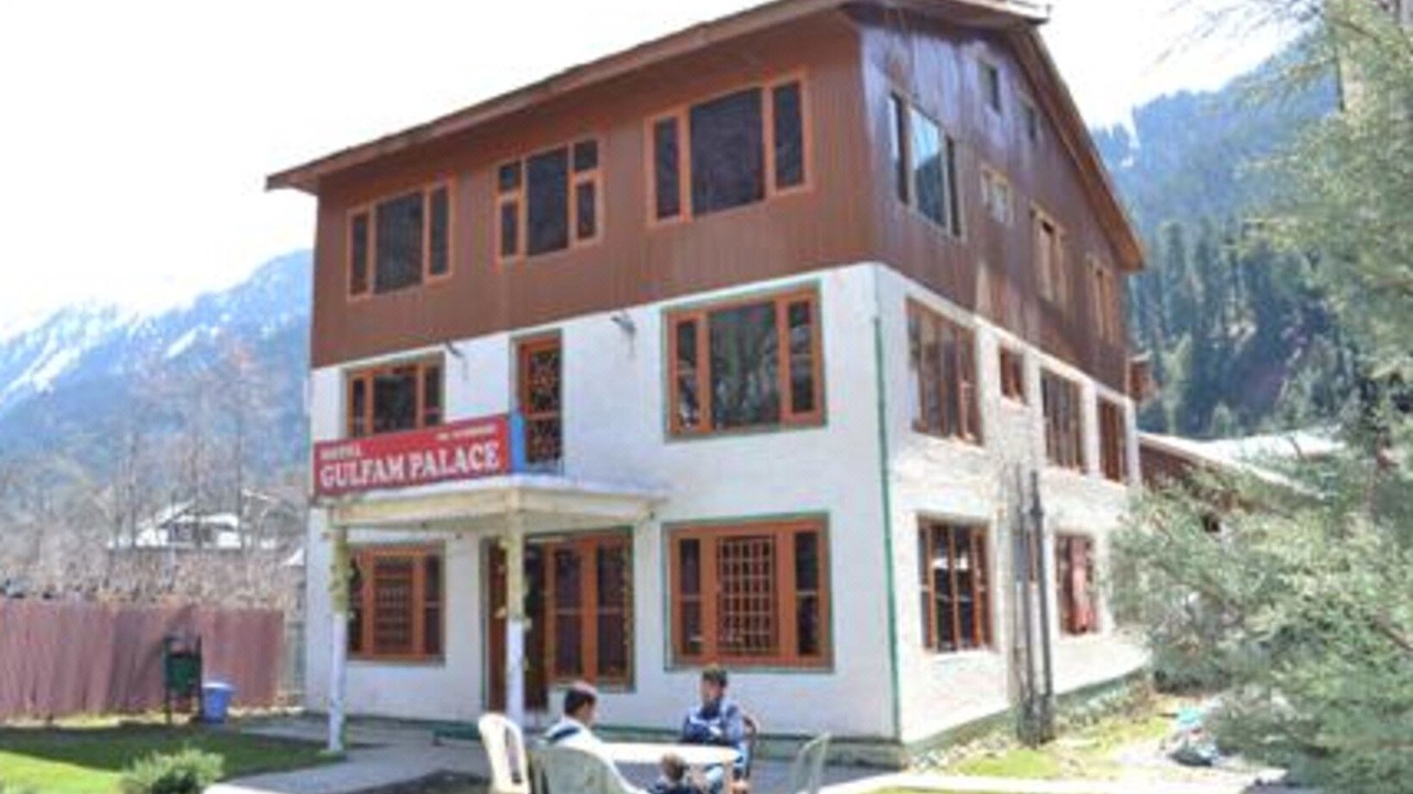 Photo of Buildings in Laripora