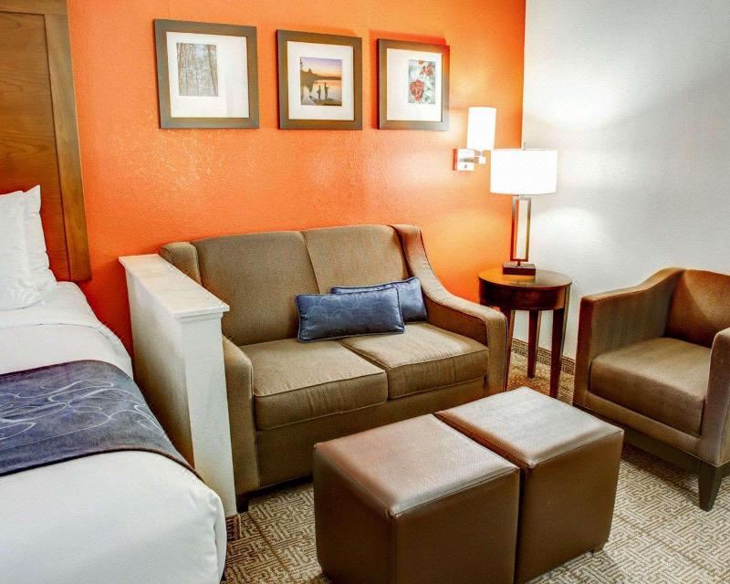 Photo of Livingroom in Tyler