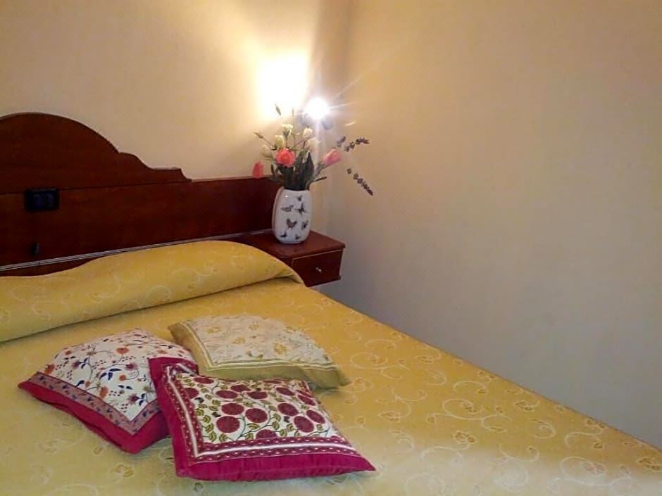 Photo of Bedroom in Castellina Marittima