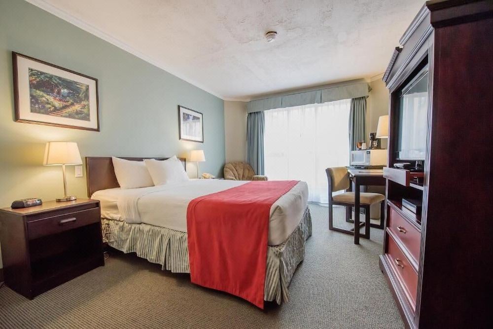 Photo of Bedroom in Harrison Hot Springs