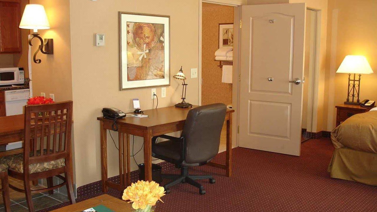 Photo of Livingroom in Amherst