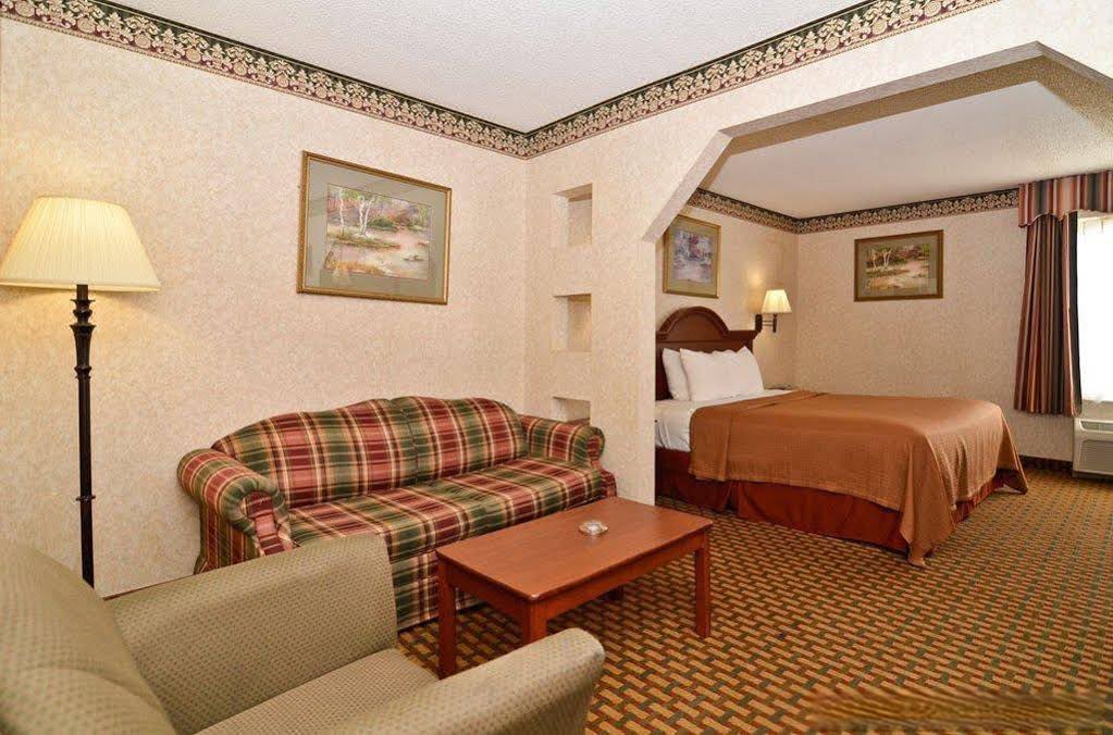 Photo of Livingroom in Perry